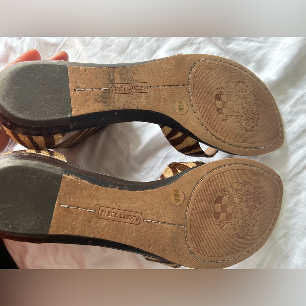 Vince Camuto Brown Zebra Print Sandals with Gold Buckle Size 6 1/2 - Picture 9 of 11